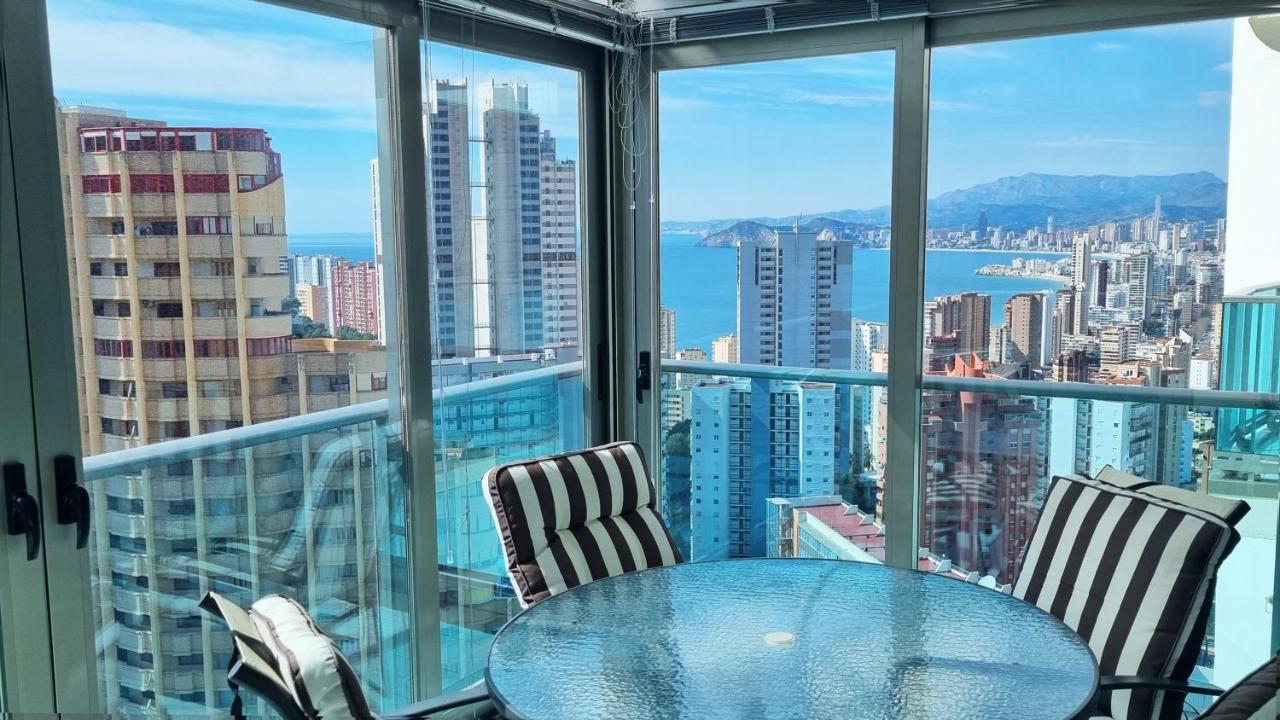 Skyline 14 Large And Sunny All-Day Balcony With Stunning Sea Views ベニドルム エクステリア 写真